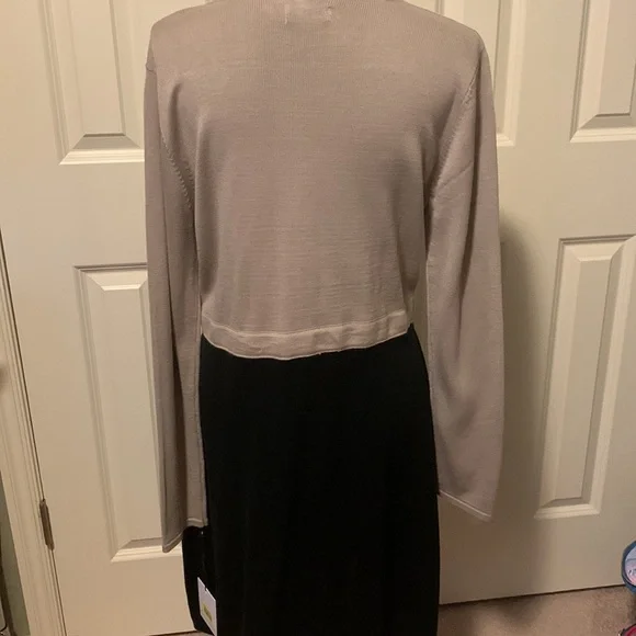 Calvin Klein Long Sleeve 2 tone dress - Picture 7 of 7